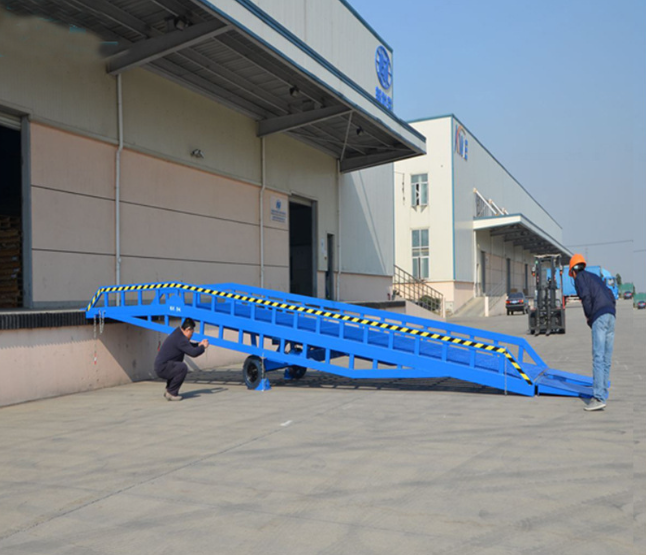汕尾移动式登车桥应用